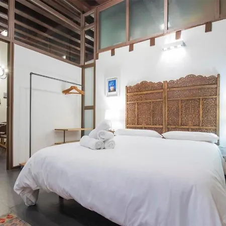 La Del Libro By Ap * Toledo