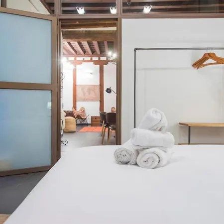 La Del Libro By Ap Toledo