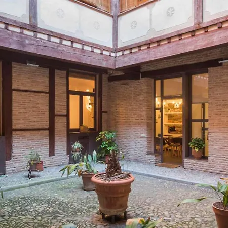 La Del Libro By Ap * Toledo