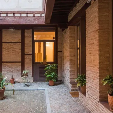 La Del Libro By Ap * Toledo