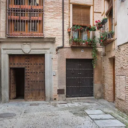 Apartment La Del Libro By Ap Toledo