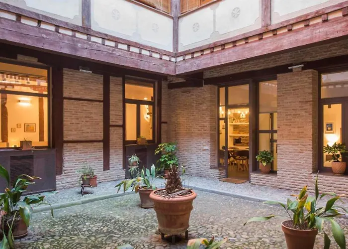 La Del Libro By Ap * Toledo