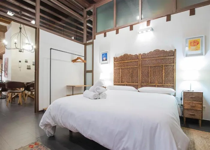 La Del Libro By Ap * Toledo