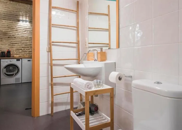 La Del Libro By Ap *