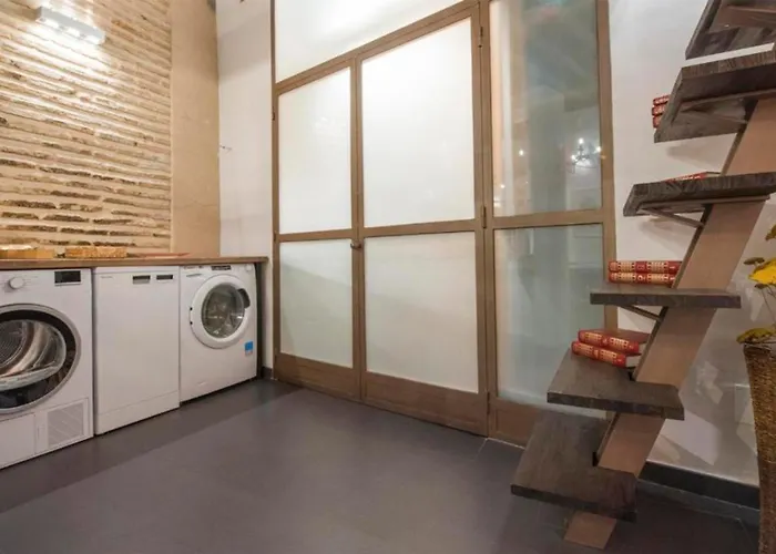 La Del Libro By Ap * Toledo