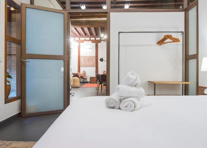 La Del Libro By Ap Toledo