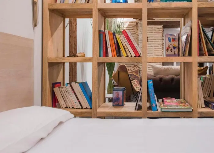 La Del Libro By Ap Toledo