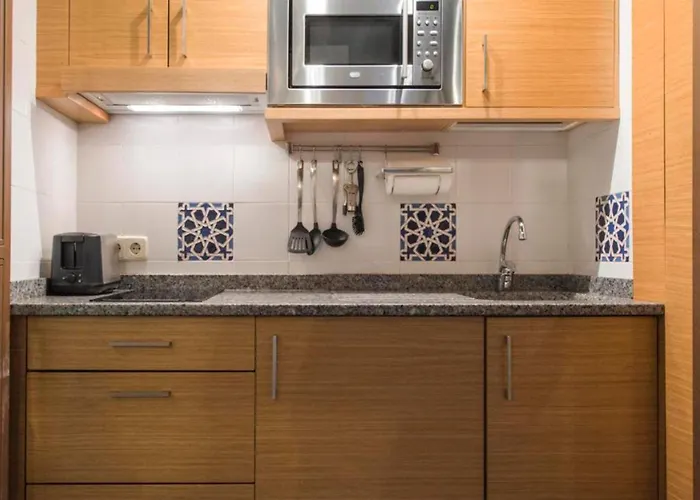 La Del Libro By Ap * Toledo