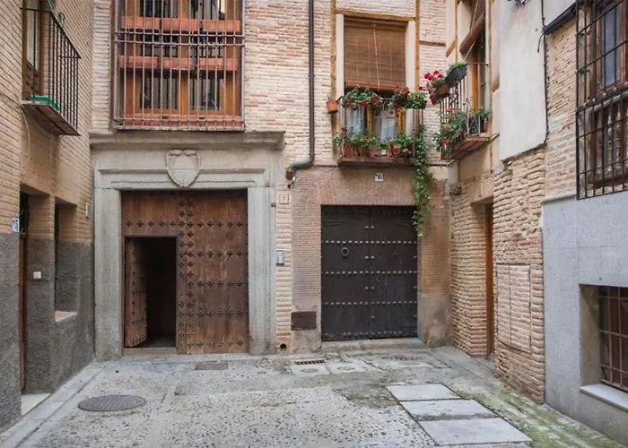 Apartment La Del Libro By Ap Toledo